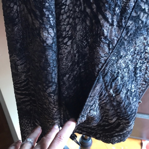 J.M ANIMAL PRINT SWEATER - Picture 6 of 8